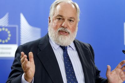 EUs kommisjonær for klimatiltak og energi, Miguel Arias Cañete mener et klimanøytralt EU må på plass or å nå 1,5 gradersmålet.