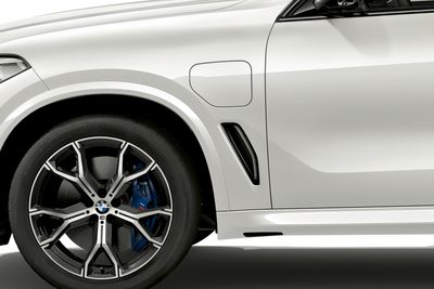 BMW X5 xDrive45e er en kommende hybridvariant av SUV-en. Den skal ha 8 mils elektrisk rekkevidde.