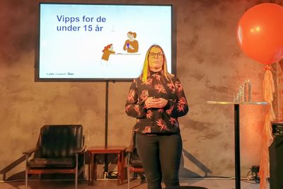 Orange: Orange er Vipps nye logofarge. Ansvarlig for produktutvikling i Vipps, Elisabeth Barrie, lanserte barnevarianten av appen i orange belysning.