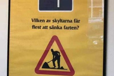 Denne plakaten henger hos Ramudden i Sverige.
