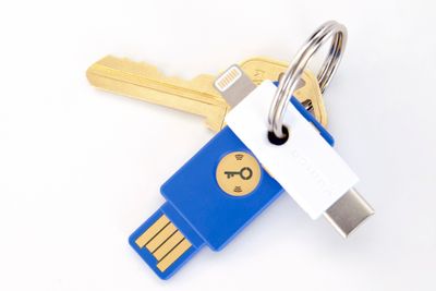 De nye YubiKey-nøklene med Lightning- og USB C-støtte-