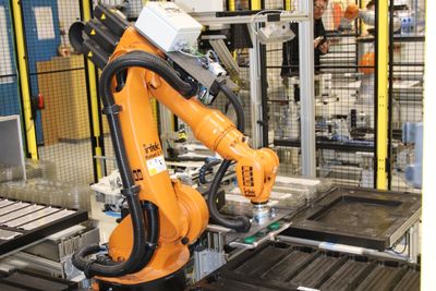 Innkjøring av robotene i batterifabrikken til Siemens i Trondheim.