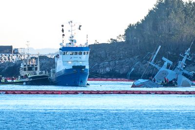 Statens havarikommisjon har bedt Kripos om hjelp til å sikre data fra den havarerte fregatten KNM Helge Ingstad.