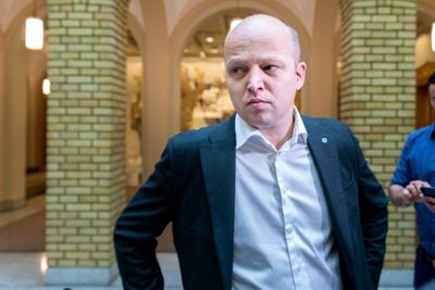 – Det har aldri blitt krevd inn mer bompenger i Norge enn nå, påpeker Sp-leder Trygve Slagsvold Vedum overfor NTB.