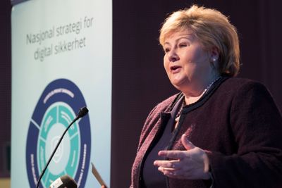 Statsminister Erna Solberg presenterer regjeringens handlingsplan for IKT-sikkerhet på Oslo kongressenter onsdag.