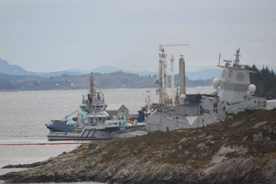 Fregatten KNM Helge Ingstad ble evakuert etter en kollisjonen med en tankbåt ved Stureterminalen i Øygarden. Alle i fregatten ble evakuert, og kort tid etter sank den.