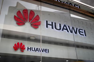 Også i Storbritannia vokser skepsisen til å la kinesiske Huawei bygge viktig teknologisk infrastruktur. 