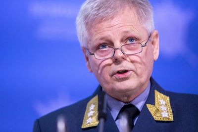 Sjef for Etterretningstjenesten, generalløytnant Morten Haga Lunde, mener det er sterkt behov for å overvåke datastrømmen til Norge via utlandet.