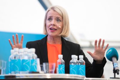 PST-sjef Benedicte Bjørnland skriver i høringssvaret at man er bekymret for at forslaget innebærer en overlapping av E-tjenesten og PSTs mandat i Norge. 