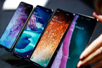 Samsung Galaxy S10e, S10, S10+ og Samsung Galaxy S10 5G.