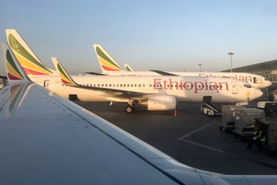 Ethiopian Airlines har parkert alle fly av typen MAX 8 etter flystyrten søndag.