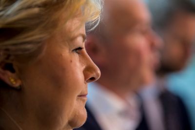 Erna Solberg gir et leggspark til TU. Her fra pressefrokost om Høyres landsmøte.