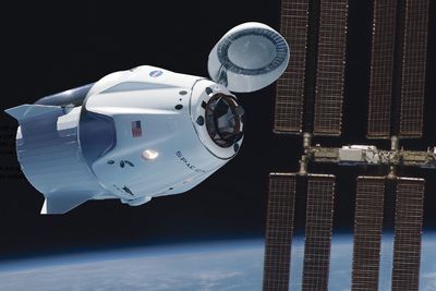 Det norske romprogrammet Nåva Space tar sikte på å sende nordmenn ut i rommet tidligst i 2025 med en SpaceX Dragon-kapsel. Den skal gjøres om til en operasjonsstue hvor det kan gjennomføres rommedisinske inngrep.