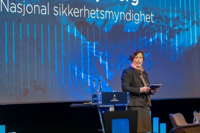 Assisterende direktør for Nasjonal sikkerhetsmyndighet Anette Tjaberg la fram NSMs årlige risikorapport, da hun åpnet Sikkerhetskonferansen 2019 i Oslo onsdag. Dagen før ble Norsk Hydro utsatt for stort cyberangrep som påvirker driften i flere av selskapets forretningsområder.