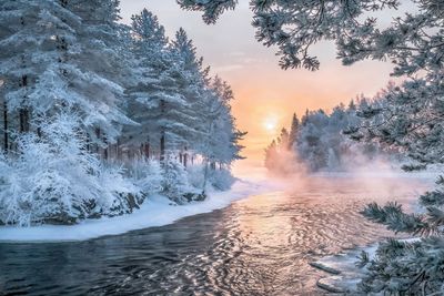 Slik er vi vant til å tenke på Finland: Vinter, masse vann og masse skog. Og det stemmer selvsagt, men landet er teknologisk svært langt framme på en rekke områder. Nå skal dette utnyttes til å bli et fyrtårn på cybersikkerhet i Norden.