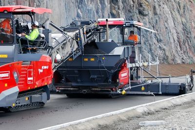 Veidekke asfalt ligger best an for leggeing av over 100 000 tonn asfalt i Valdres-området.