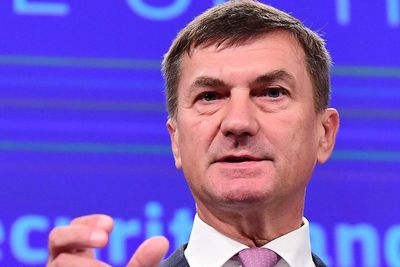 EU-kommissær Andrus Ansip etterlater ingen tvil om at spørsmålet først og fremst kretser rundt Huawei.