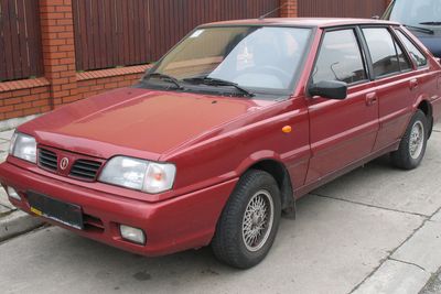 Polonez Caro Plus ble produsert i Polen fra 1997 til produksjonen ble lagt ned i 2002.