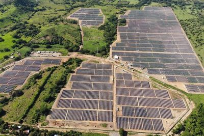 Mindre slikt? Scatec Solar har fått mye støtte til store solkraftanlegg. Her fra Los Prados i Honduras.