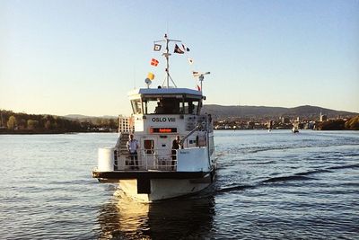 De små fergene som trafikkerer Oslo indre havn ble i 2017 lagt ut på anbud med krav om nullutslipp. Samlet går imidlertid ikke klimagassutslippene fra offentlige innkjøp ned. 