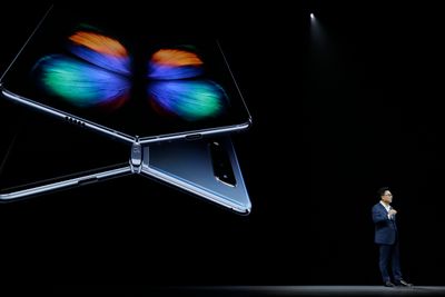 Samsung-sjef DJ Koh, under lanseringen av Samsung Galaxy Fold den 20. februar 2019.