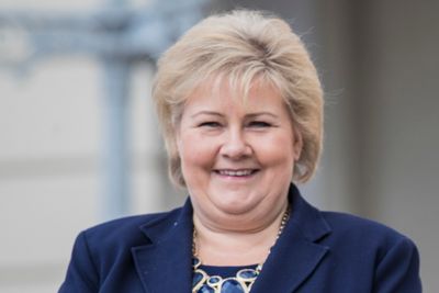 Statsminister Erna Solberg går inn for å opprette et nytt register over reelle eiere av selskaper. 