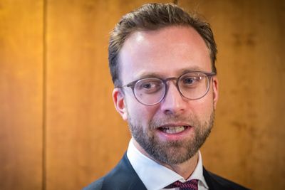 Regjeringen setter av 50 millioner budsjettkroner for å sikre at ingen mister nettet når Telenor faser ut det gamle kobbernettet, opplyser digitaliseringsminister Nikolai Astrup (H). 