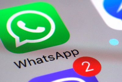 Den store kommunikasjonstjenesten WhatsApp oppfordrer brukere til å oppdatere appen etter oppdagelsen av et stort sikkerhetsbrudd. 