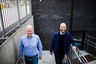 Jan Erik Børja Berg og Erlend Gjelstad Jakobsen har jobbet på en rekke internasjonale offshore vindturbinparkprosjekter.
