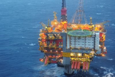 Det er observert olje i sjøen ved Statfjord-feltet, i forbindelse med lasting av olje. 