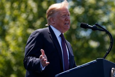 President Trump signerte onsdag en erklæring om en «nasjonal nødssituasjon» som forbyr amerikanske selskaper fra å bruke utenlandsk utstyr som «utgjør en uakseptabel risiko».