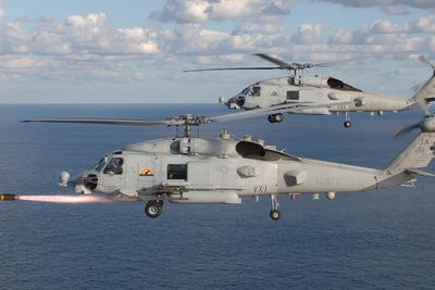 Sikorsky MH-60R Seahawk-helikopter skyter et Hellfire-missil, men kryssermissiler har helikopteret foreløpig ikke integrert.