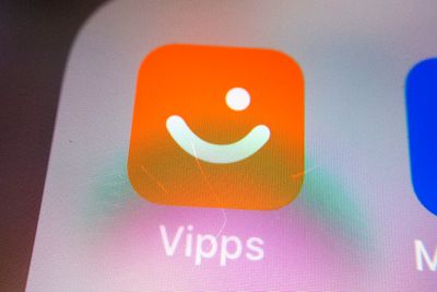 Politiet advarer mot Vipps-svindel. Det er få som anmelder svindel eller forsøk på svindel. Kripos ber folk være flinke til å anmelde.