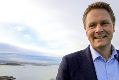 Administrerende direktør Harald Solberg i Rederiforbundet vil at Norge skal satse stort på teknologi for flytende havvind. Flere av hans medlemsbedrifter har allerede oppdrag for offshore vindparker.