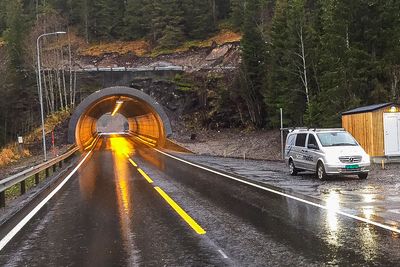 110 meter lange Pytjehåjen tunnel i Bjerka på Helgeland er en av de mange tunnelene i nord som er oppgradert i samspillsentreprise.     