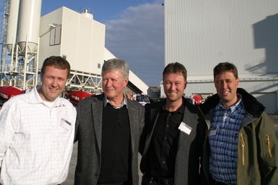 Halvard Velde (nr to fra venstre) har i dag overlatt eierskapet til industrikonsernet til sønnene Reidar, Egil (konsernleder) og Harald Velde.