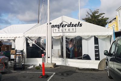 Samferdselsteltet finner du foran det gamle rådhuset i Rådhusgaten 10, under Arendalsuka.