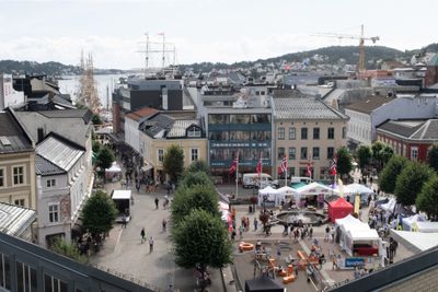 Når Arendalsuka er igang igjen denne uka, blir det mulig å bruke 5G fra Telia. Operatøren har kjørt inn en mobil 5G-basestasjon som en liten gimmick i sentrum. Her et bilde fra Arendalsuka i 2019.