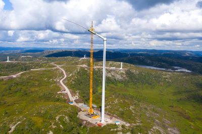 Tonstad vindpark er under bygging i Sirdal i Vest-Agder. Vindparken vil ha en kapasitet på 208 MW.