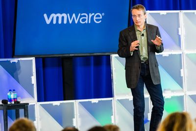 Pat Gelsinger, CEO i Vmware, under en presentasjon på Vmworld-konferansen i 2018. Arkivfoto.