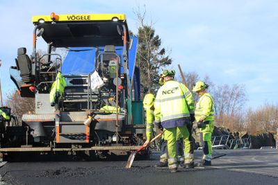 Asfaltproduksjonen her til lands går så det suser, ifølge produksjonstallene halvveis i 2019.