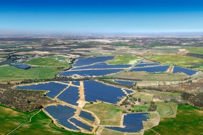 Don Rodrigo 1 er det første av to store solkraftverk utenfor Sevilla, som Statkraft har inngått avtale om å kjøpe strøm fra.