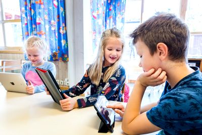 Norske barn bruker mye tid på internett, men er klar over tidsbruken og at innholdet ikke alltid er så bra. Undersøkelsen EU Kids Online 2018 viste at ingen europeiske barn er så negative til innhold på nettet som norske barn. Bare 24 prosent mellom ni og 16 år mener at det er mye bra innhold for dem på internett.