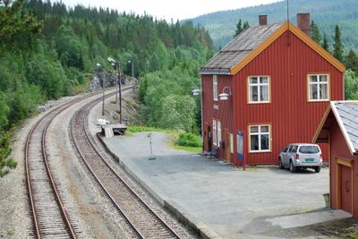 Meråkerbanen skal bli elektrifisert. Her fra Kopperå stasjon.