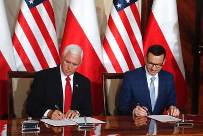 USAs visepresident Mike Pence og Polens statsminister Mateusz Morawiecki undertegnet mandag en samarbeidserklæring om 5G. 02.09.2019