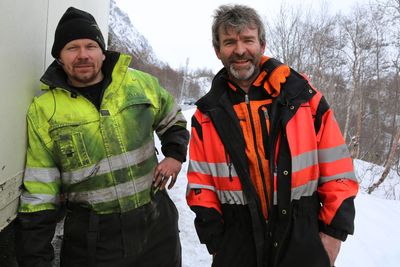 Hovedpersonene i «Vinterveiens helter», Thord og Bjørn, på felles oppdrag.