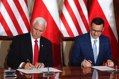 USAs visepresident Mike Pence og Polens statsminister Mateusz Morawiecki undertegnet mandag en samarbeidserklæring om 5G.