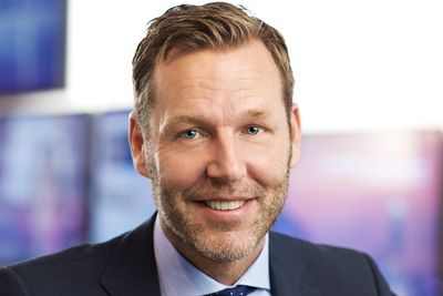 Johan Dennelind er ikke lenger konsernsjef i Telia. Han erstattes midlertidig av selskapets finansdirektør.