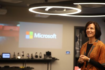 Administrerende direktør Kimberly Lein-Mathisen i Microsoft Norge åpnet selskapets 41. teknologisenter i Bjørvika mandag. 