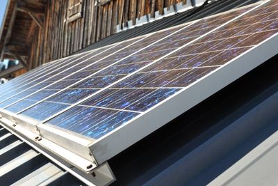 Vil du ha full støtte til solcellepanel hjemme, må det være installert innen 1. april 2020.